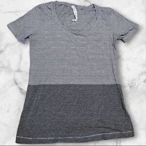 Lululemon Every Yogi Tee Gray Size 8